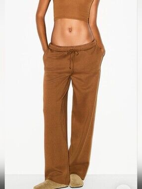 SKIMS NWT Cotton Fleece Classic Straight Leg Pant Size LARGE Bison Color